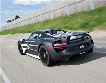 بورش 918 سبايدر رياضية وصديقة للبيئة
